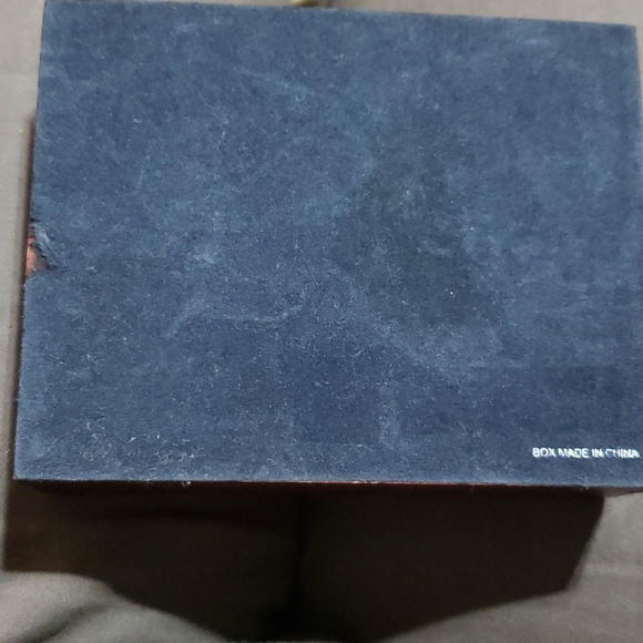 Previously loved Nautica wood 4.5 x 5 5 inch jewelry box - Picture 9 of 9